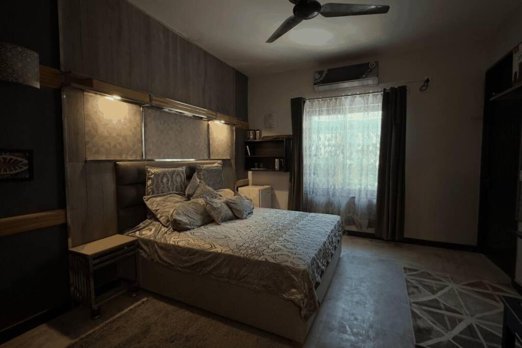 Greenlux Residency Rawalpindi Rum bild